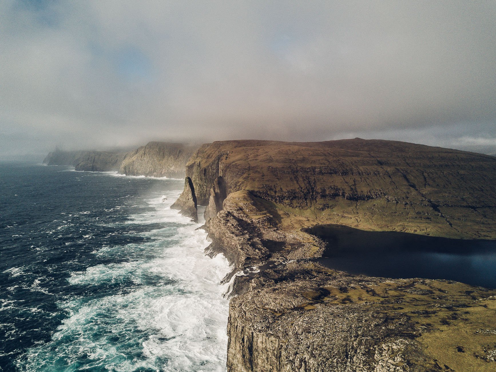 Faroe Islands Hike: Where lake and ocean meet Sørvágsvatn & Trælanípa
