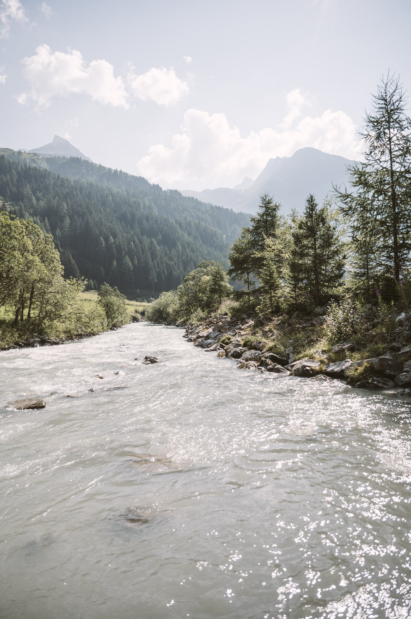 Kneippism in the glacial river in East Tyrol - part of mindful mountain experiences