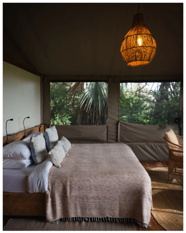 Kisima Ngeda by @entara_lodges, at Lake Eyasi, Tanzania.
(On safari with @unikat.afrika and @couchsafaripodcast | Advertisement).  Lake Eyasi is home to the Hadzabe, the last hunter-gatherers of Tanzania, and Kisima Ngeda offers a remarkable opportunity to join them in the bush for a night of fly camping — an experience as raw and humbling as it is rare.  Unfortunately, I fell ill here on the very first day and had to cancel the fly camping experience, which was something I had been most looking forward to. 🥹 Instead I spent the night at the beautiful Kisima Ngeda camp where the team took great care of me, while I was coming in and out of feverish dreams.  The next morning we were able to at least visit Ombako fly camp to get an idea of the setup at the lakeshore.  But perhaps that’s the quiet gift of the unexpected: it left me with a very good reason to return one day!  #LakeEyasi #KisimaNgeda #EntaraJourneys #Hadzabe #Tanzania #ResponsibleTravel #CulturalHeritage